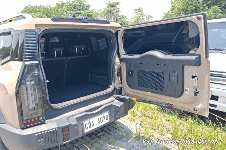 Car gallery image