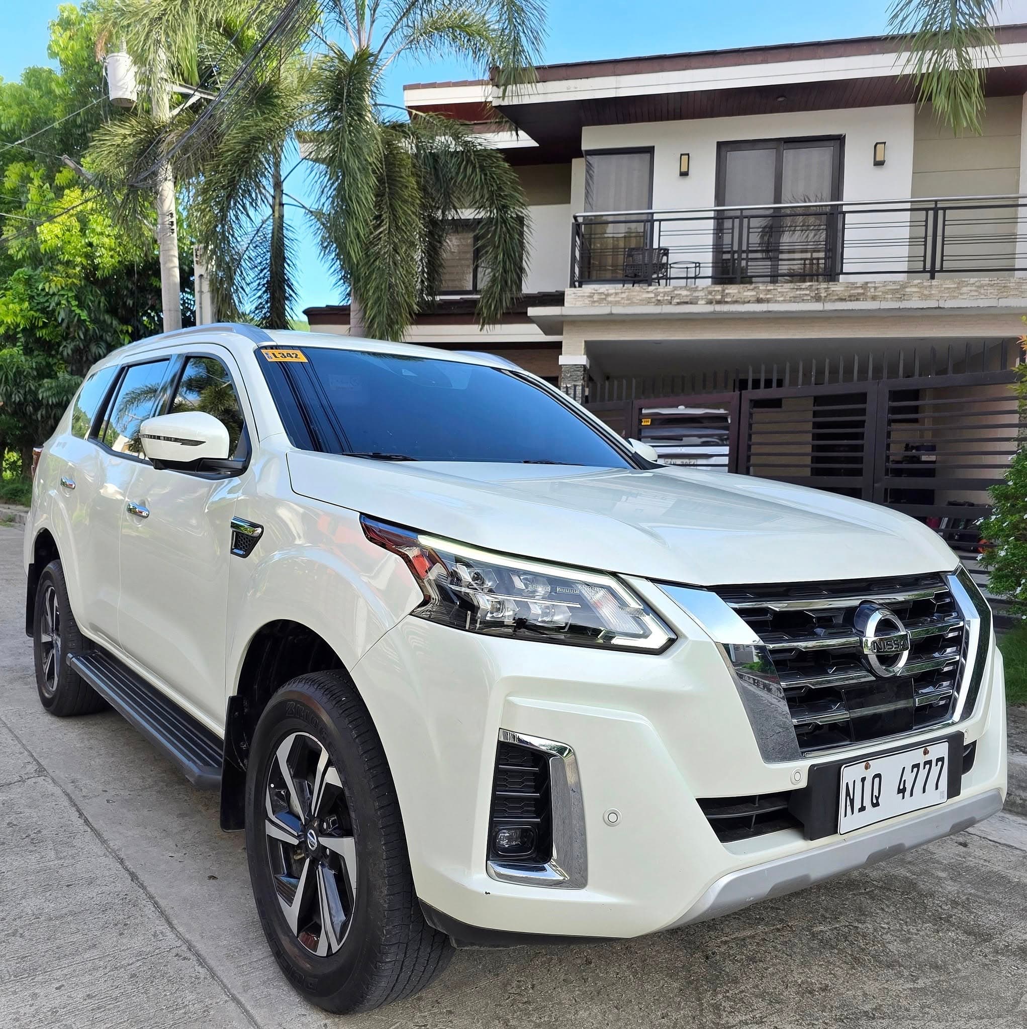 Car gallery image