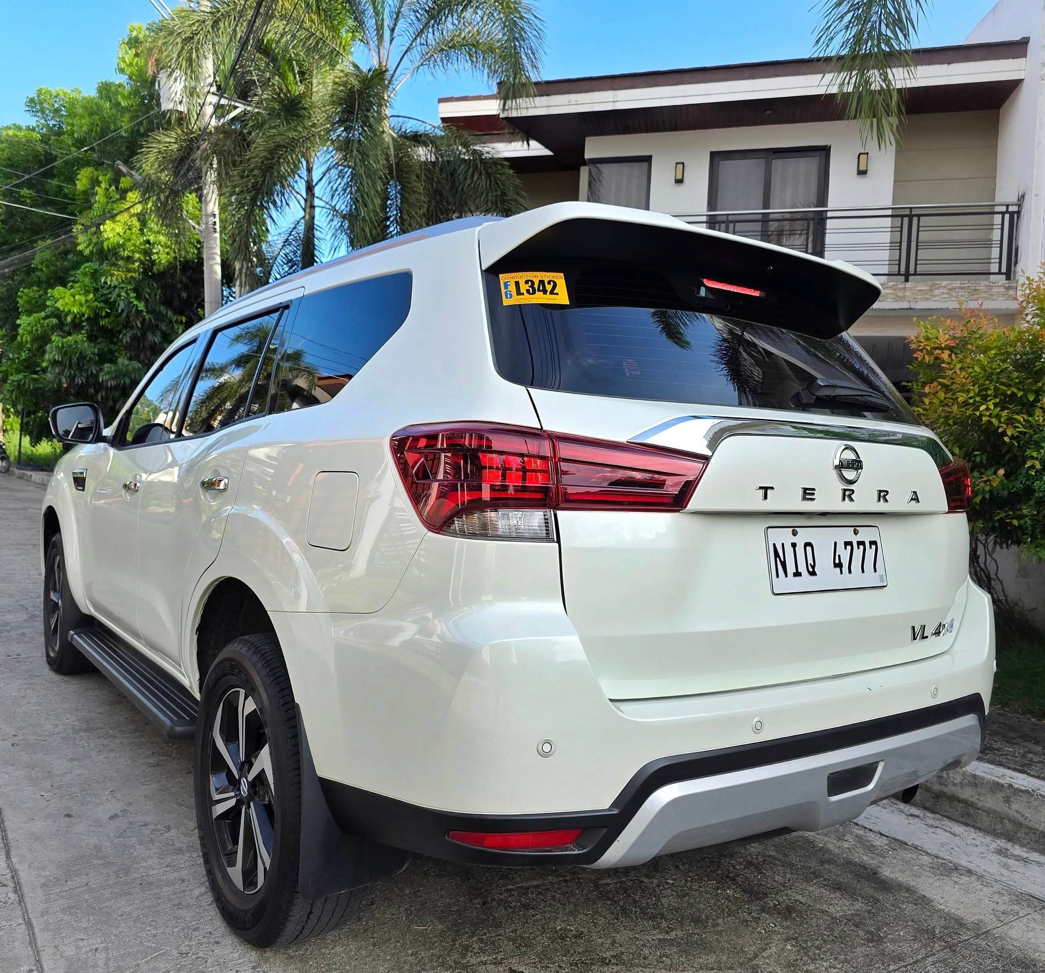Car gallery image