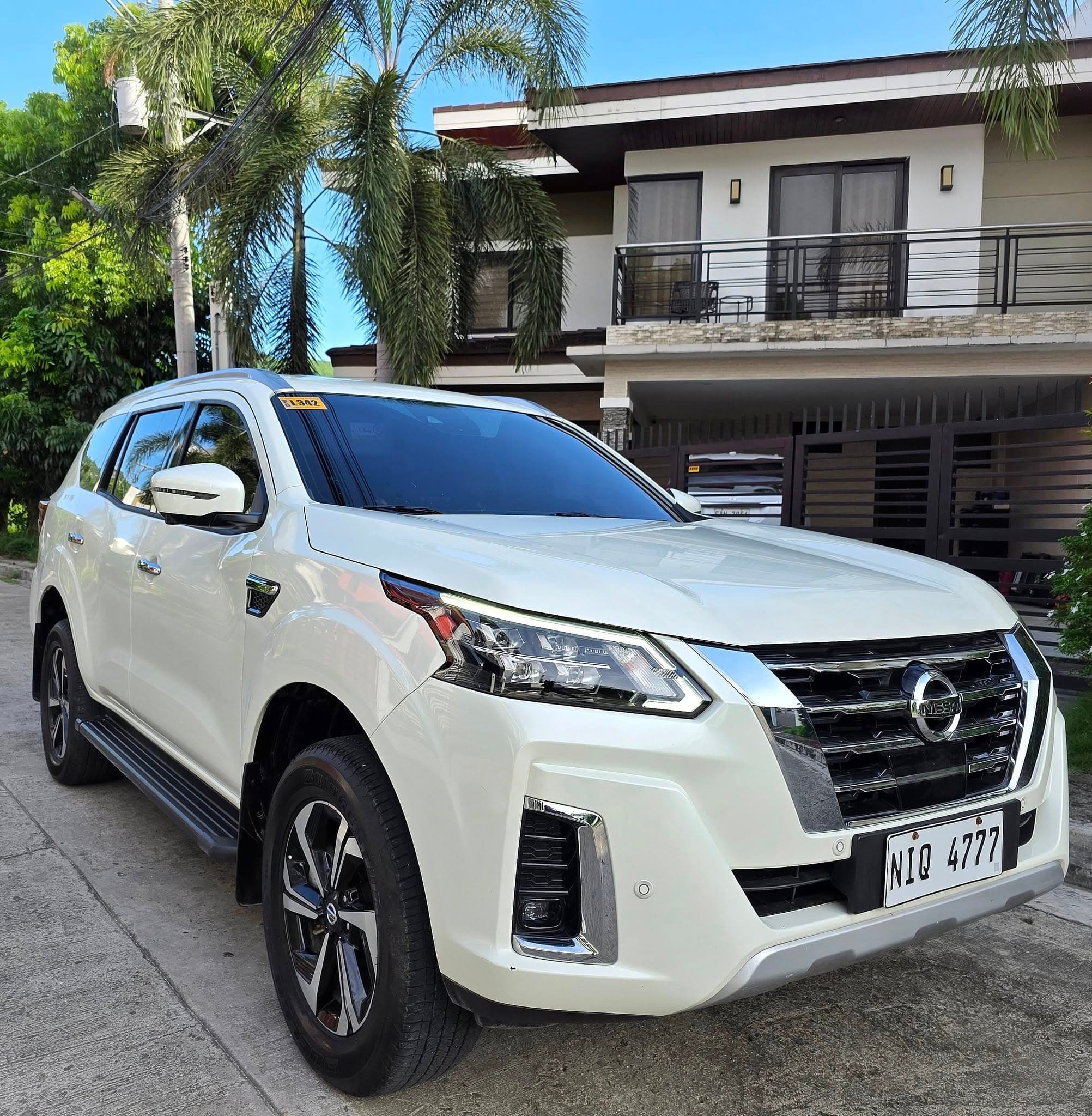 Car gallery image