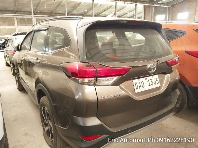 Car gallery image