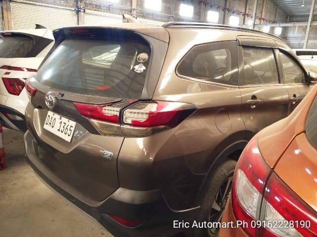 Car gallery image