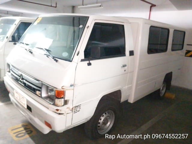 Car gallery image