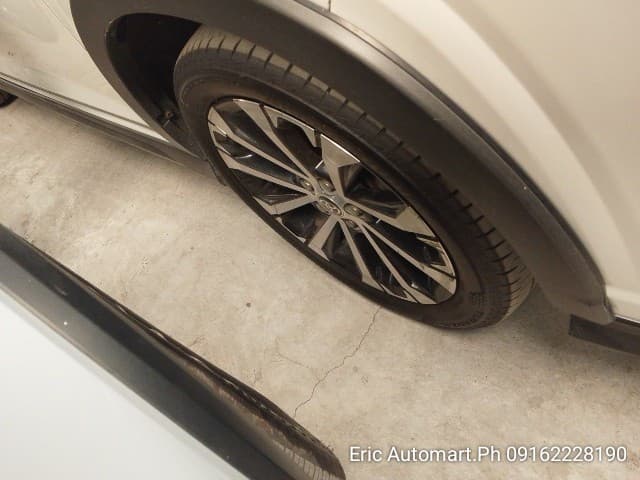 Car gallery image