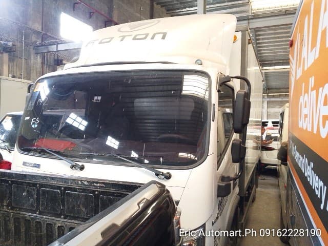 Car gallery image