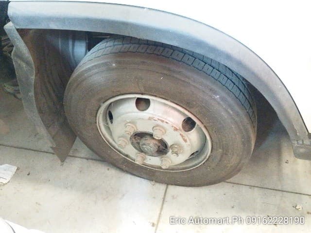 Car gallery image