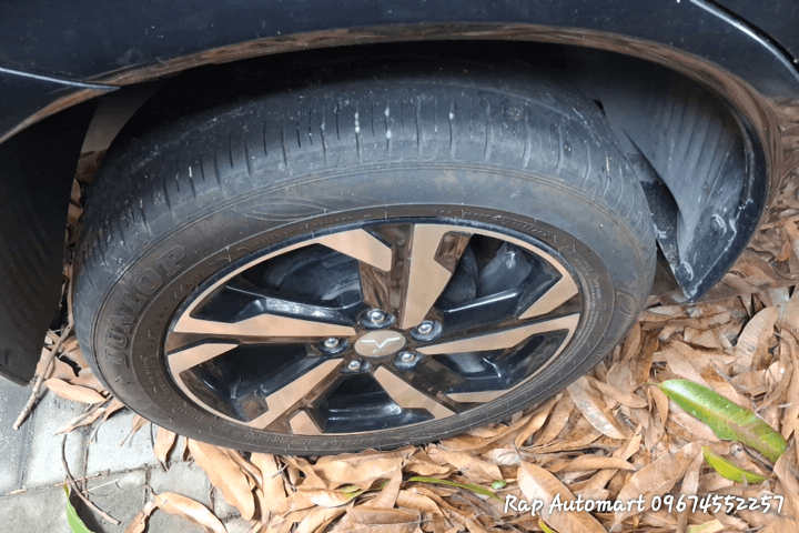 Car gallery image
