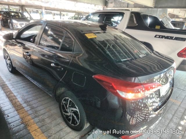 Car gallery image