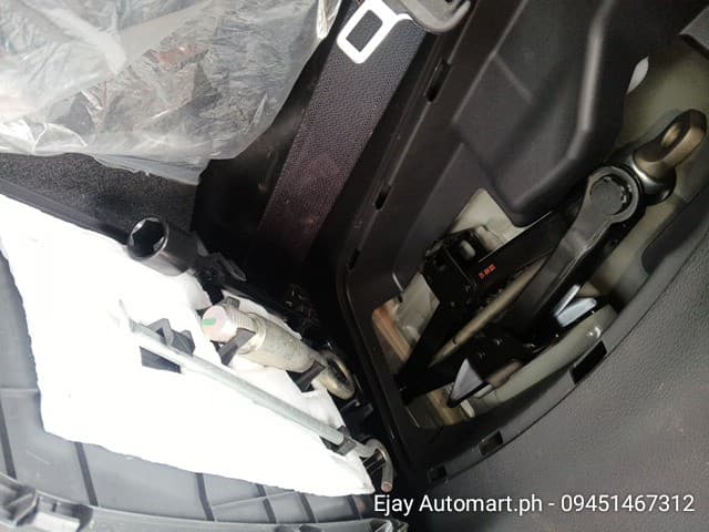 Car gallery image