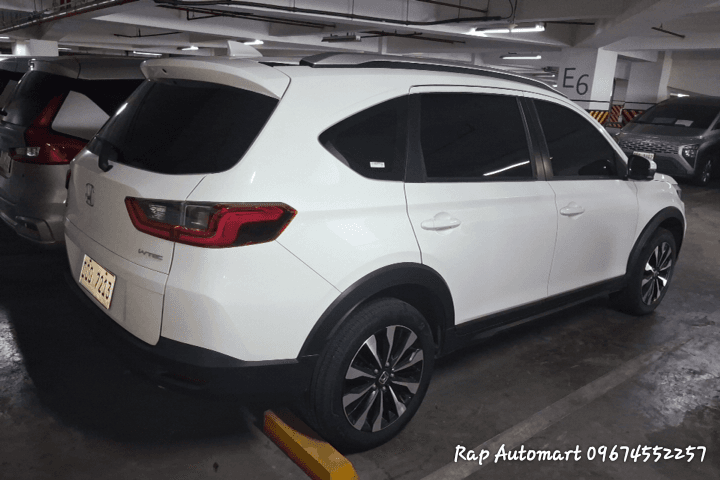 Car gallery image