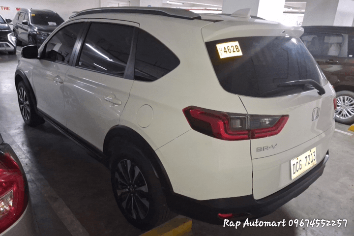 Car gallery image