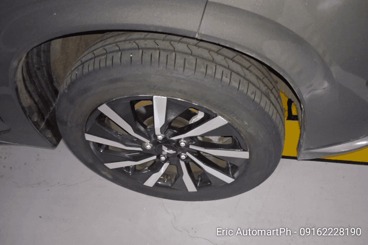 Car gallery image