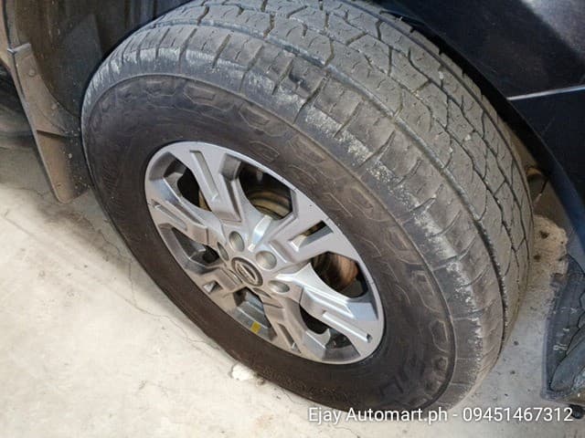Car gallery image