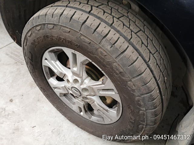 Car gallery image