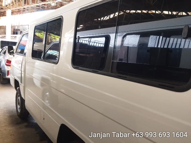 Car gallery image