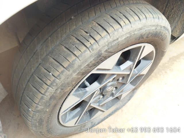 Car gallery image