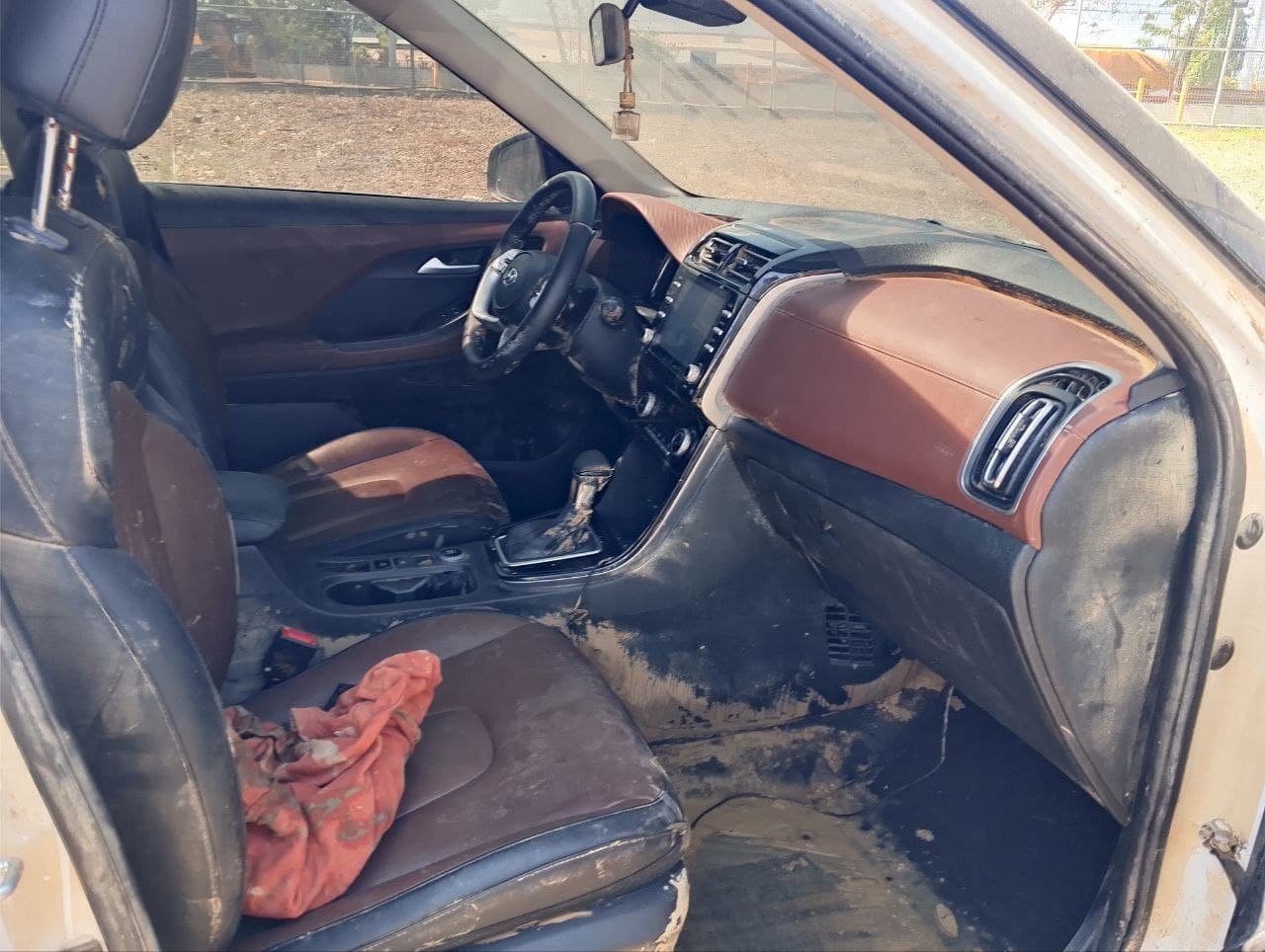 Car gallery image