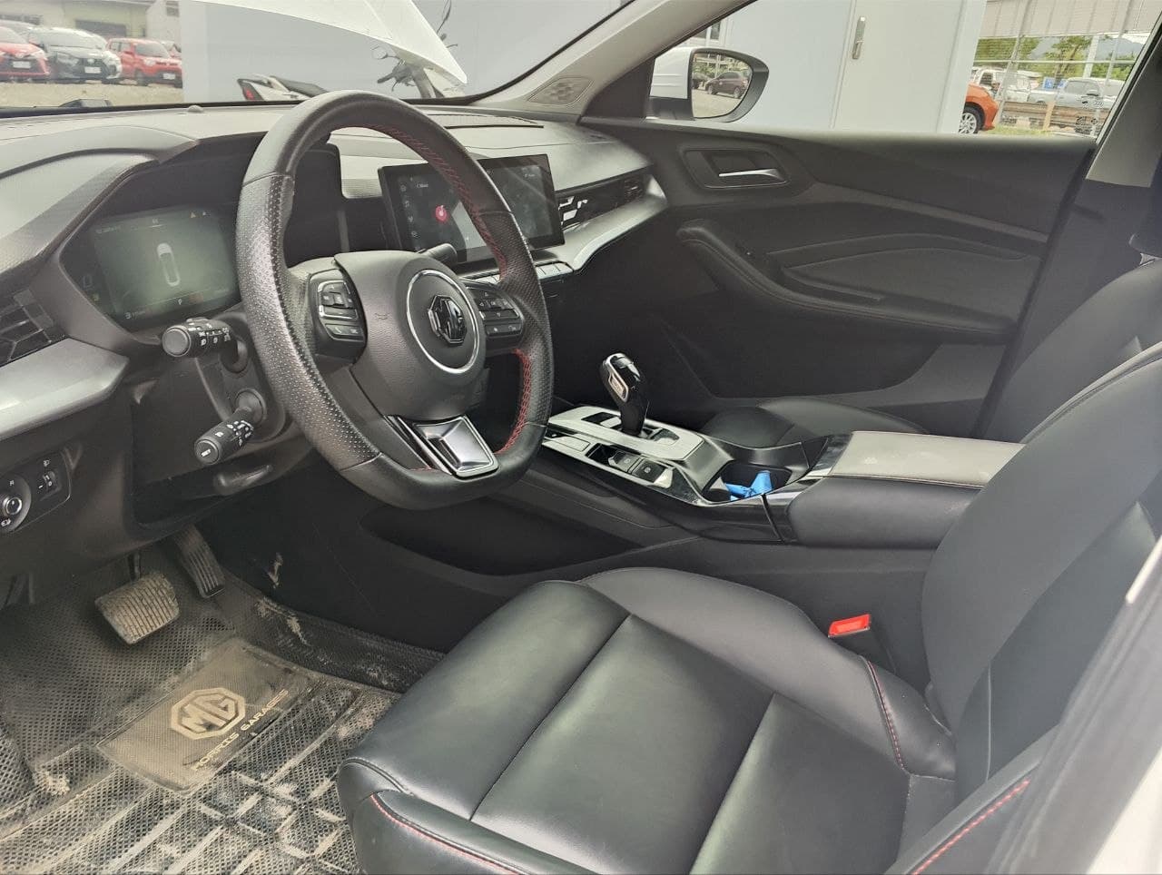 Car gallery image