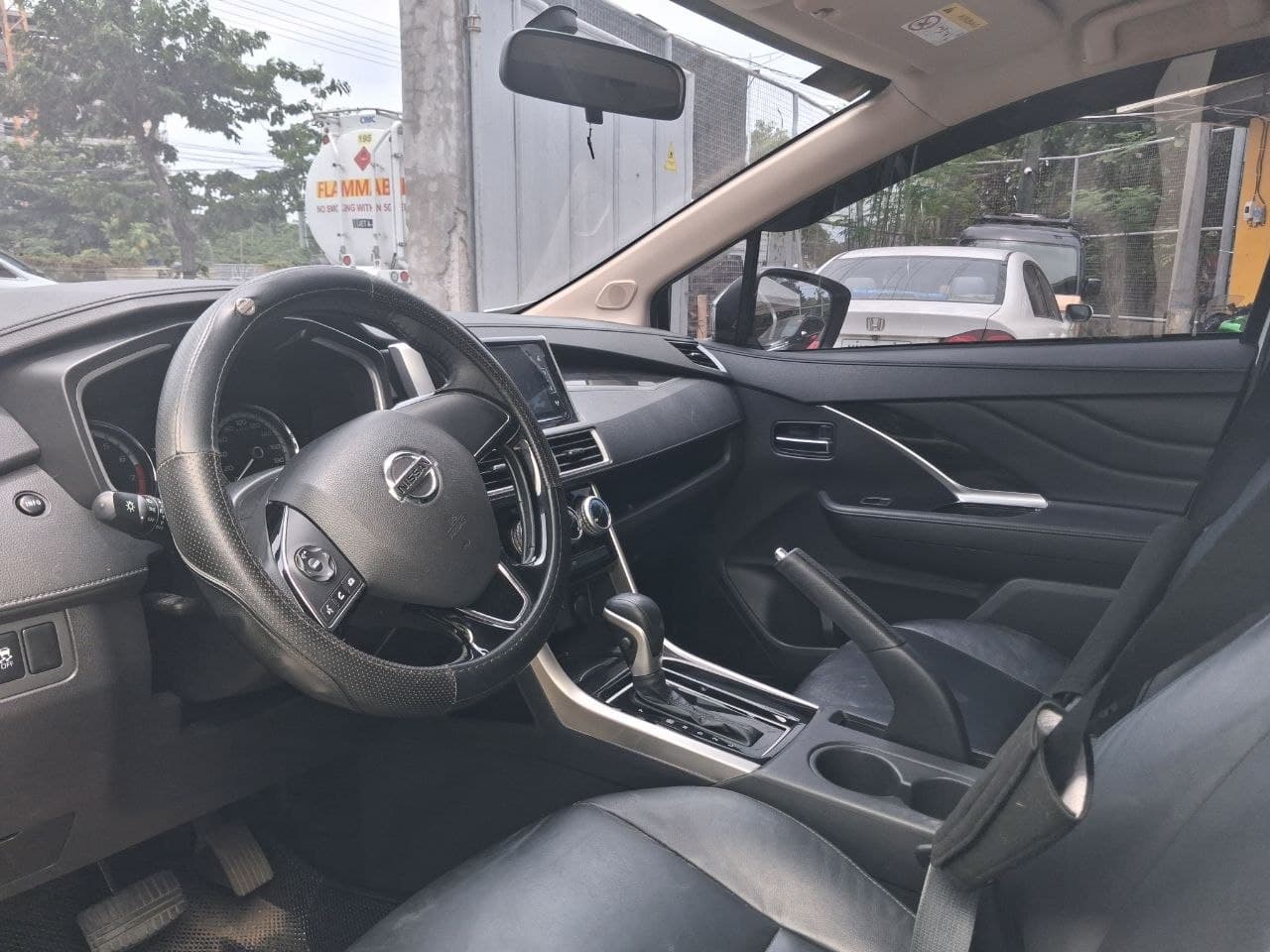 Car gallery image