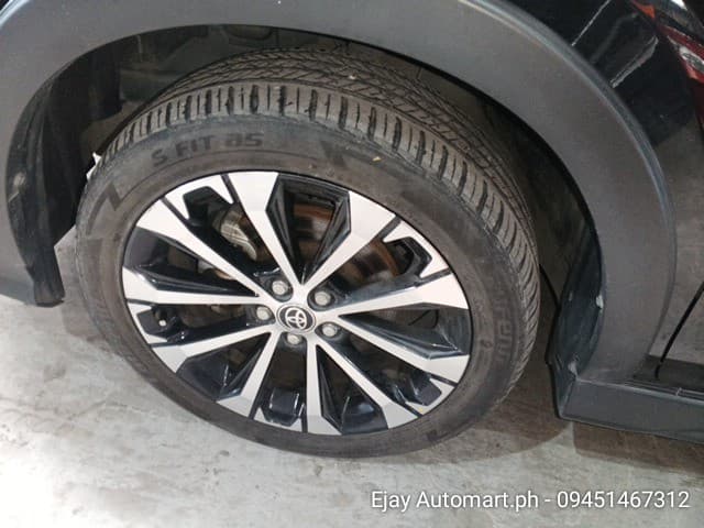 Car gallery image