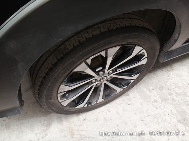Car gallery image
