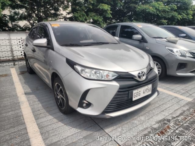 Car gallery image