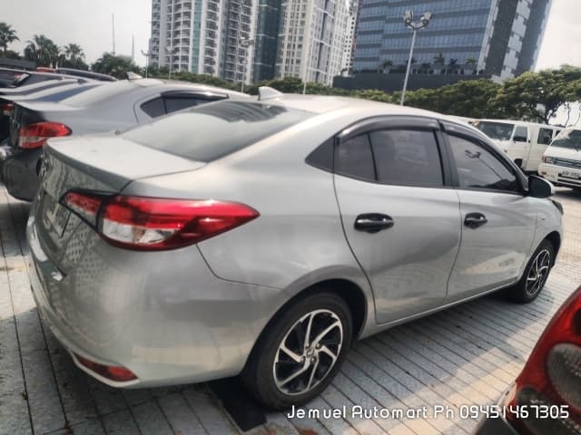 Car gallery image