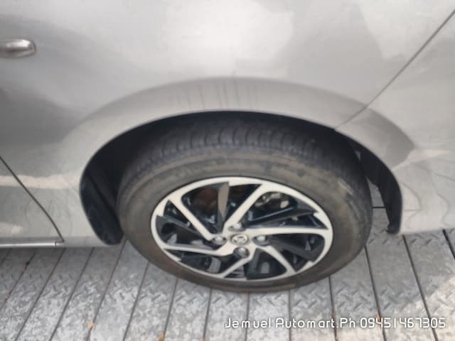 Car gallery image