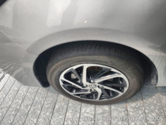 Car gallery image