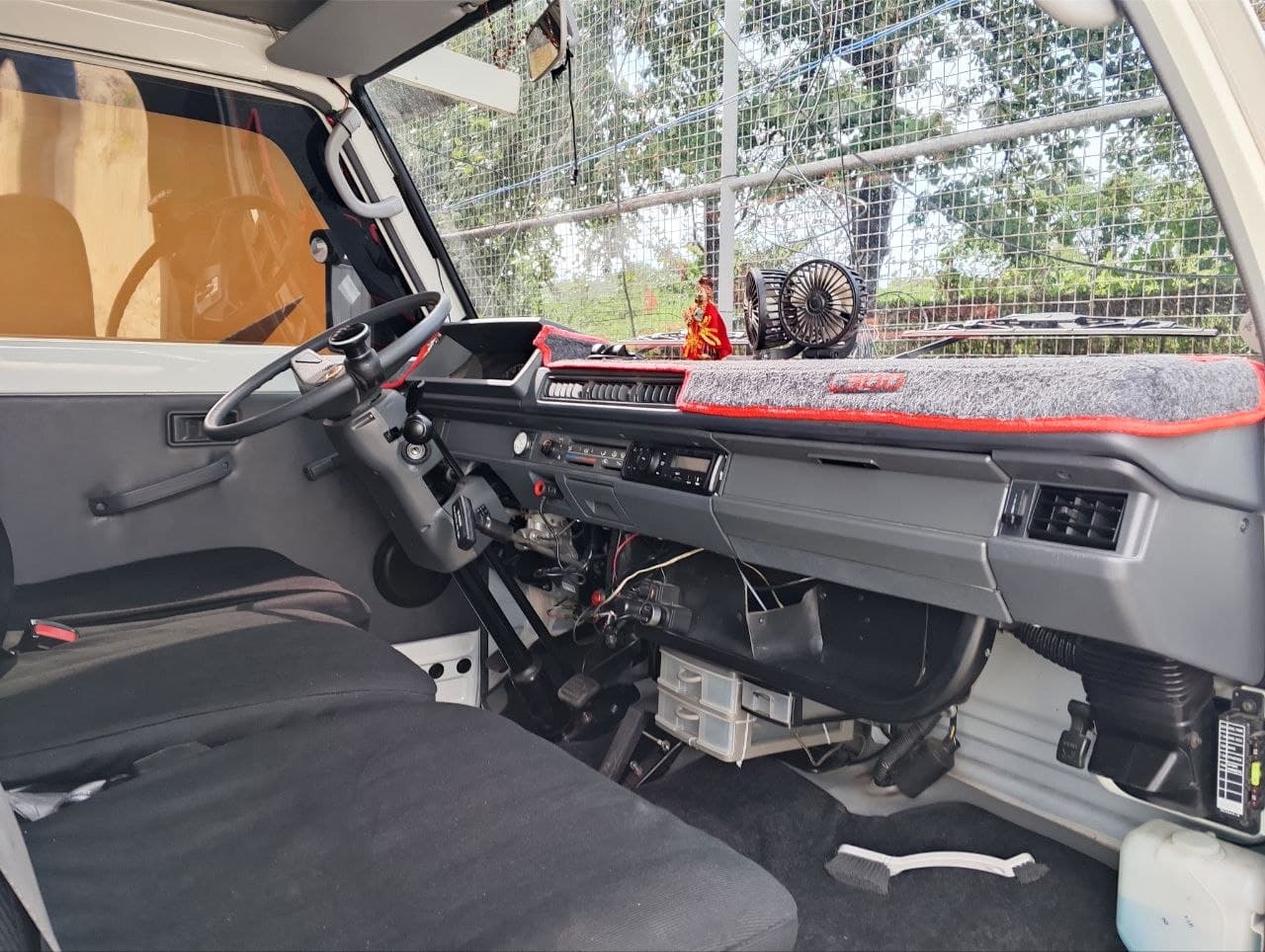 Car gallery image
