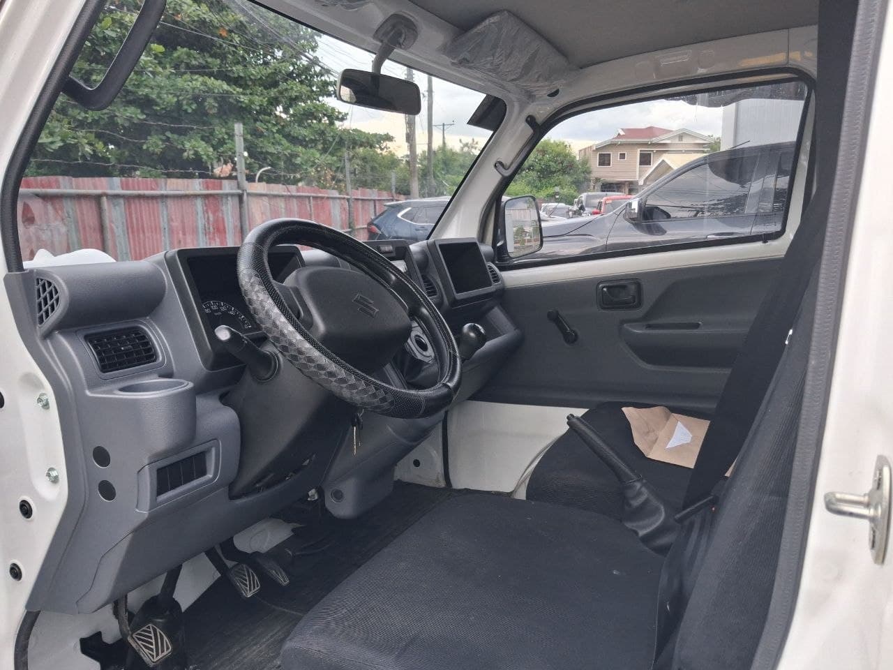 Car gallery image
