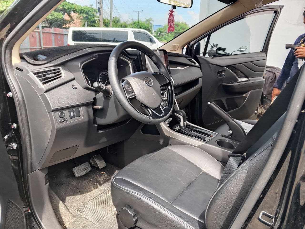 Car gallery image
