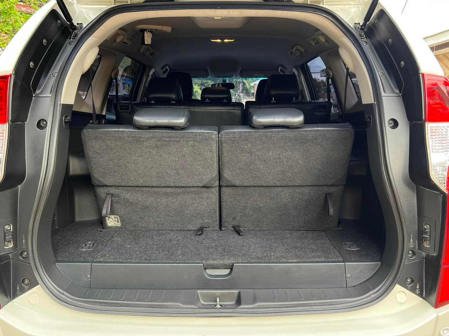 Car gallery image