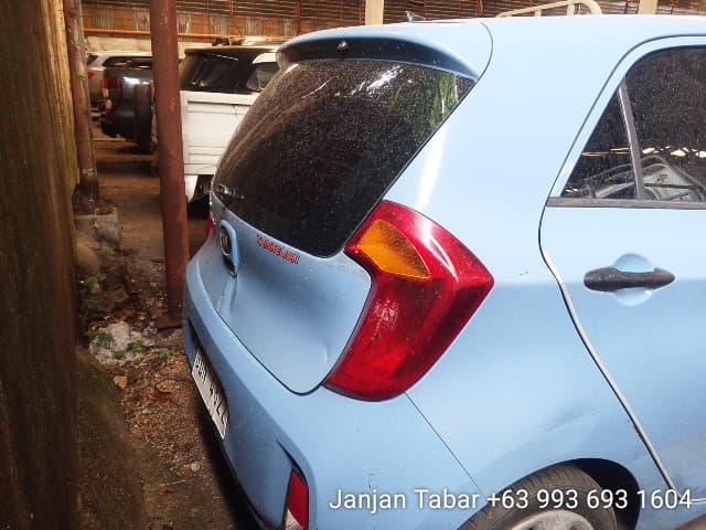 Car gallery image