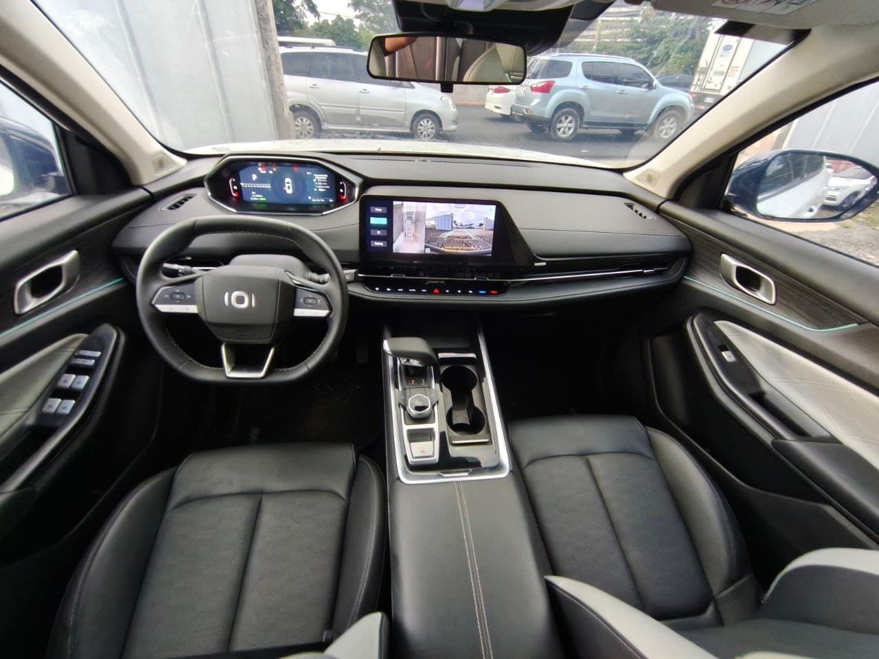 Car gallery image