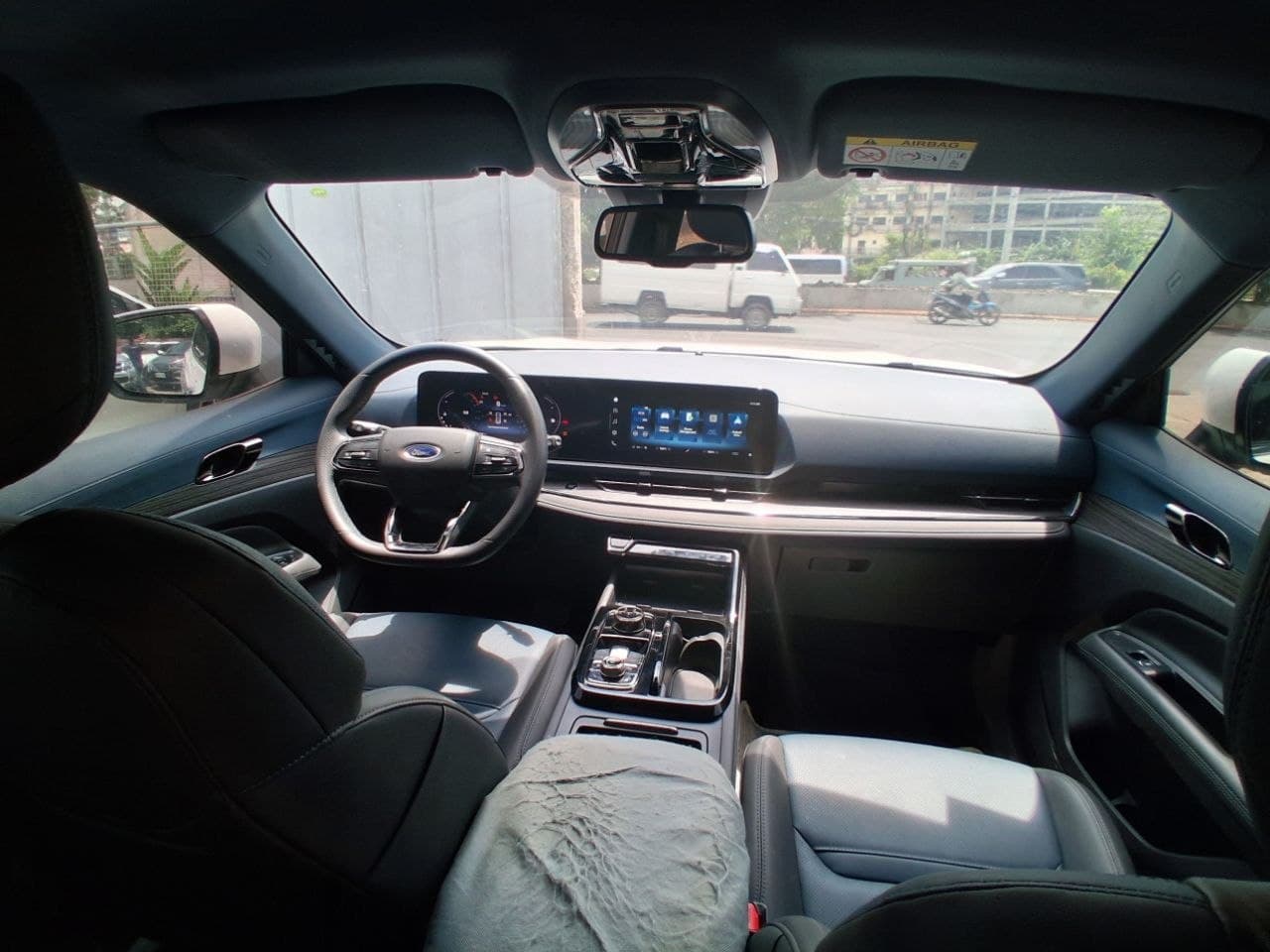 Car gallery image