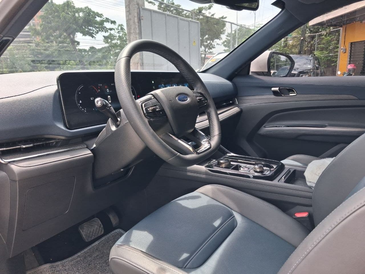 Car gallery image