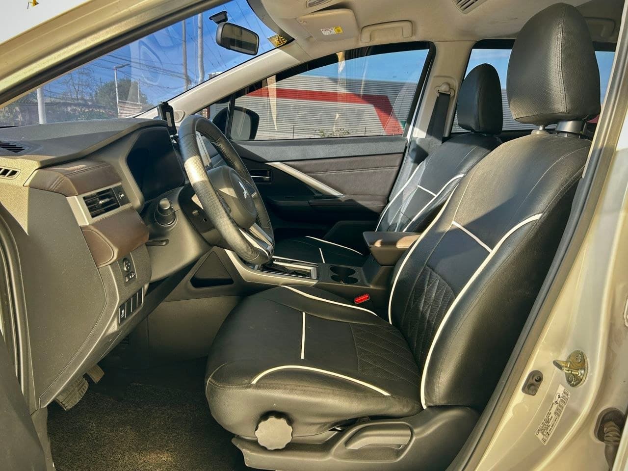 Car gallery image