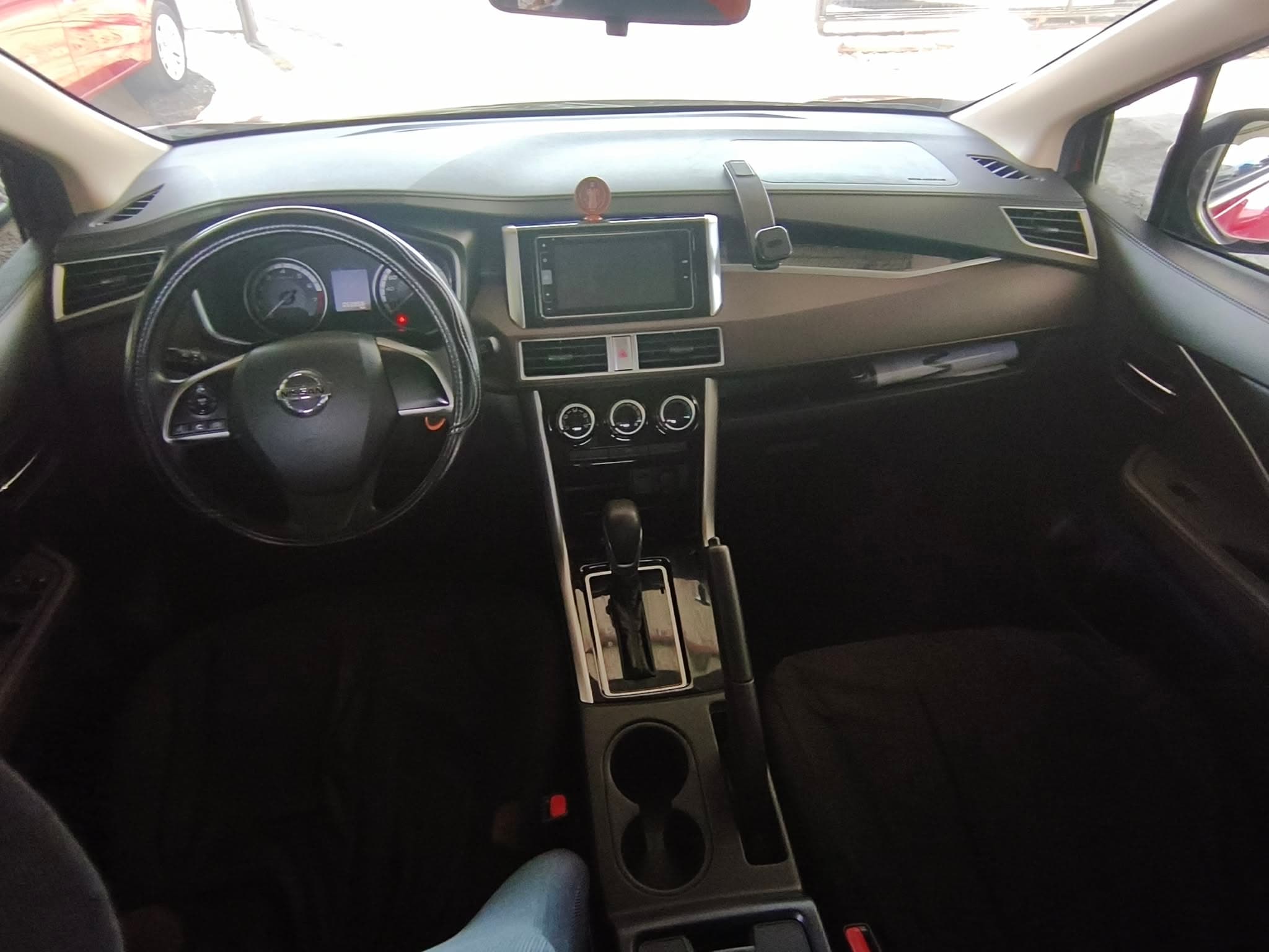 Car gallery image