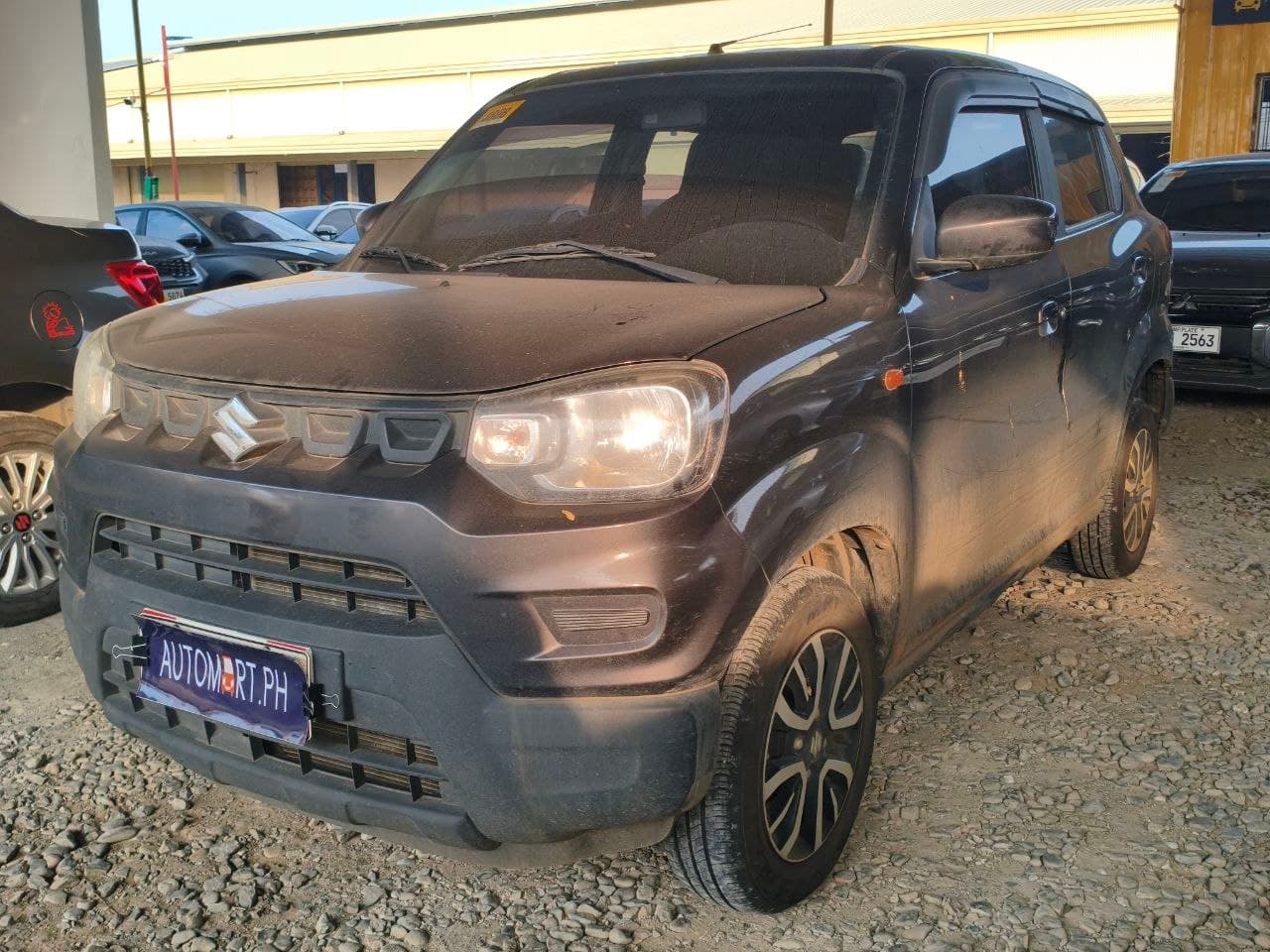 Car gallery image