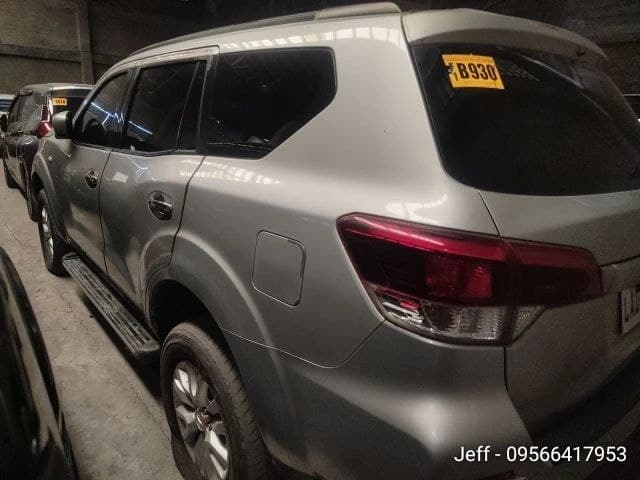 Car gallery image
