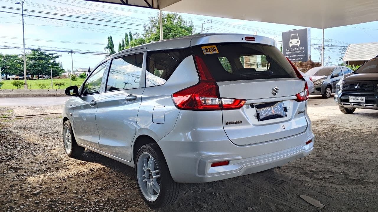 Car gallery image