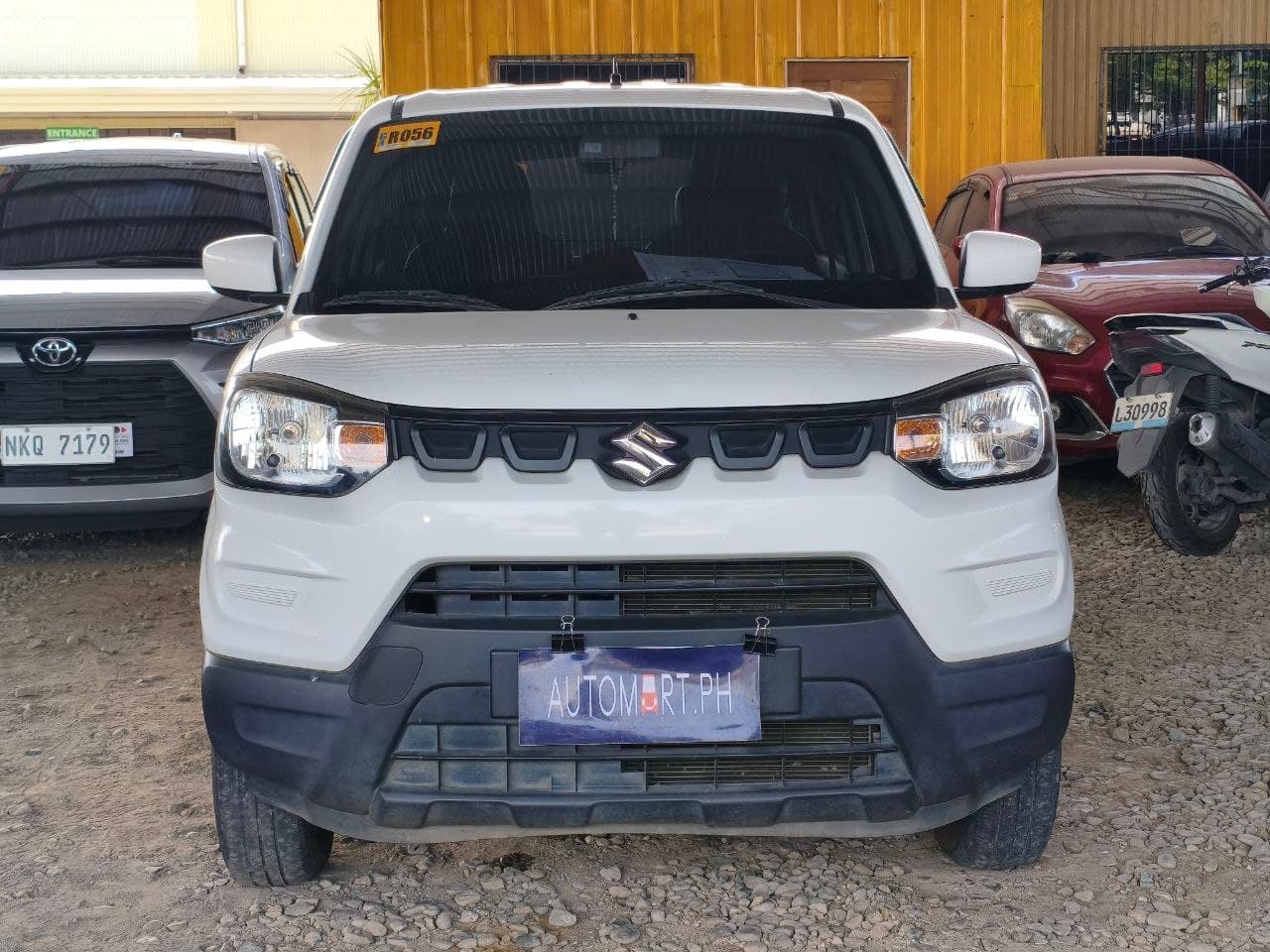 Car gallery image