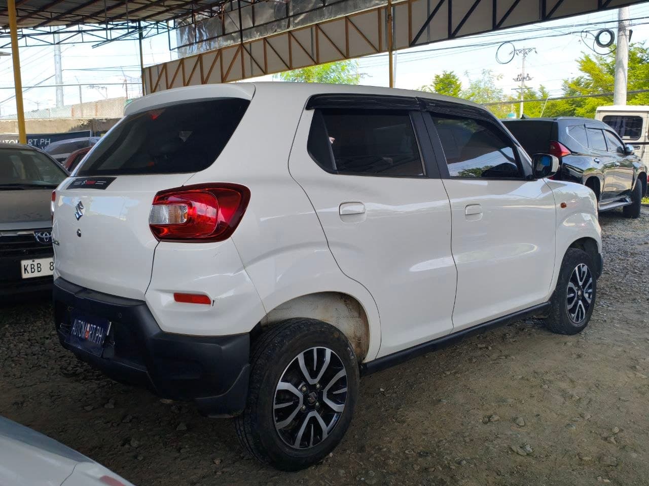 Car gallery image