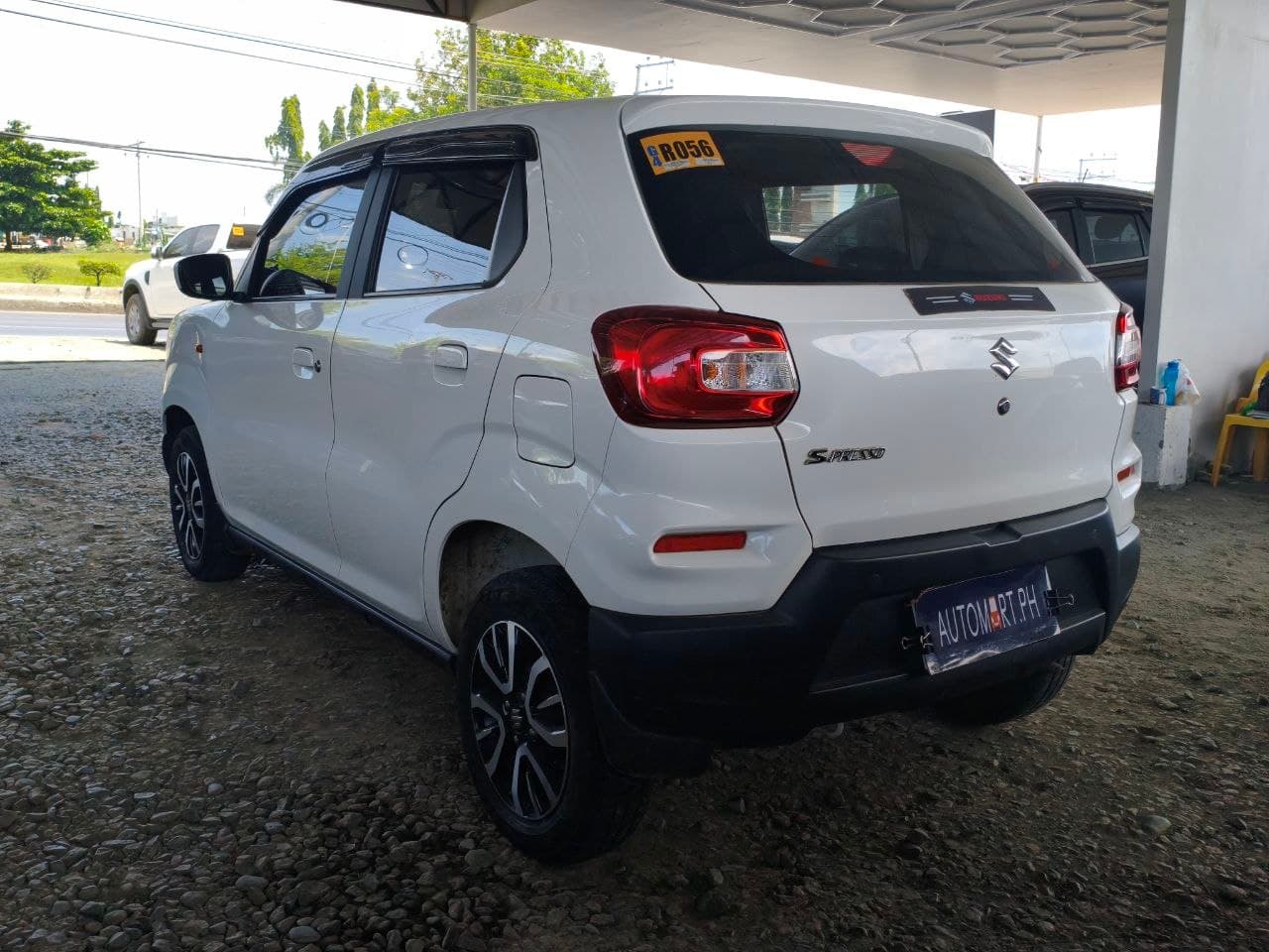 Car gallery image