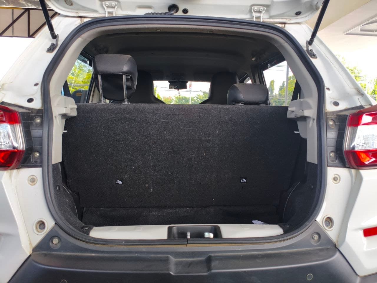 Car gallery image