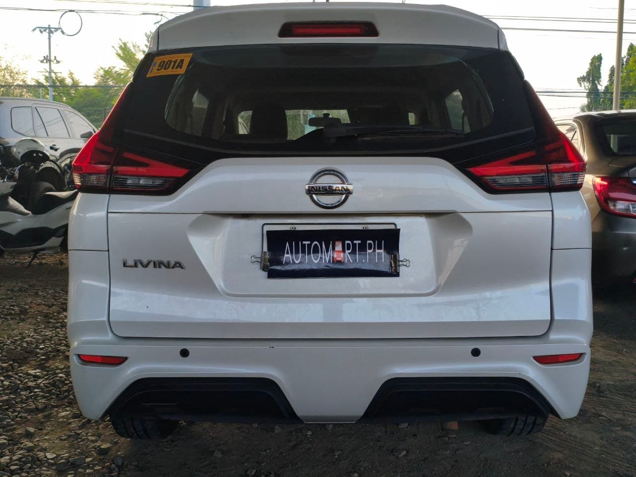 Car gallery image