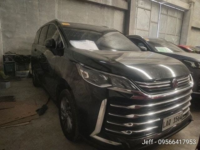 Car gallery image