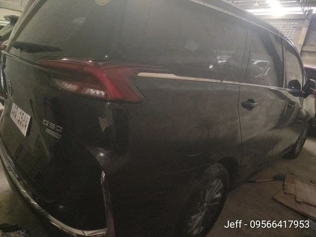 Car gallery image