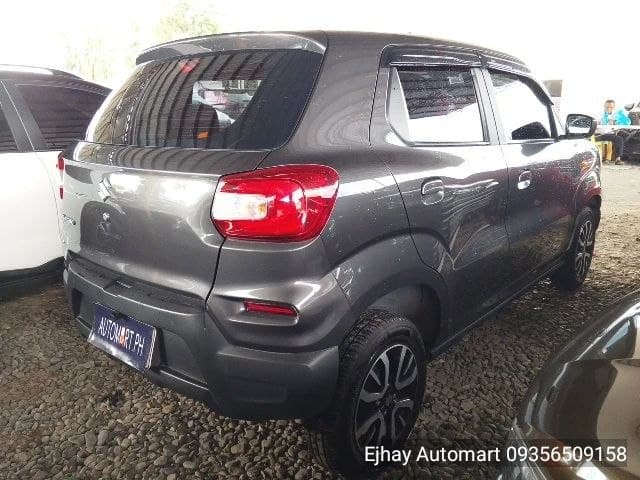 Car gallery image
